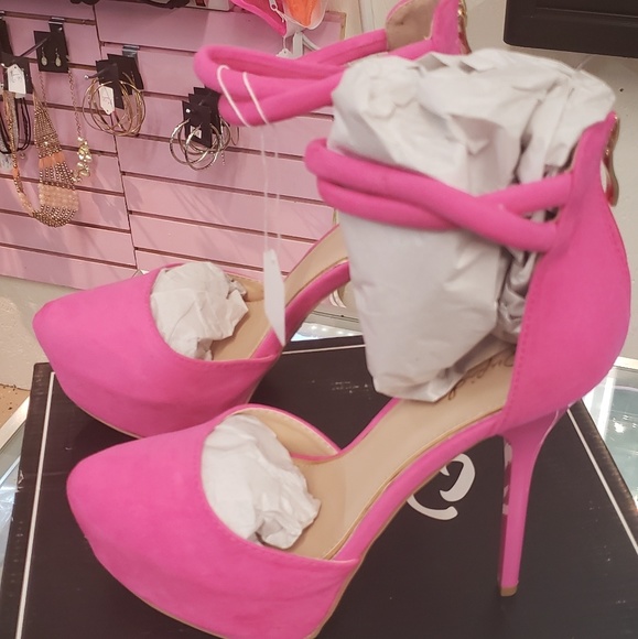Pink stilettos - Picture 3 of 4